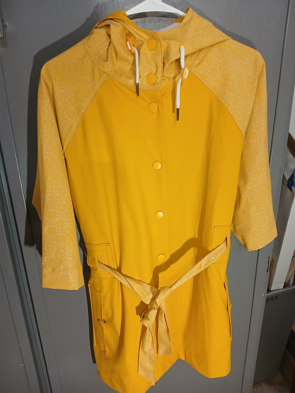Helly Hansen Kirkwall Festival Poncho Waterproof Yellow Belted Jacket Women's M